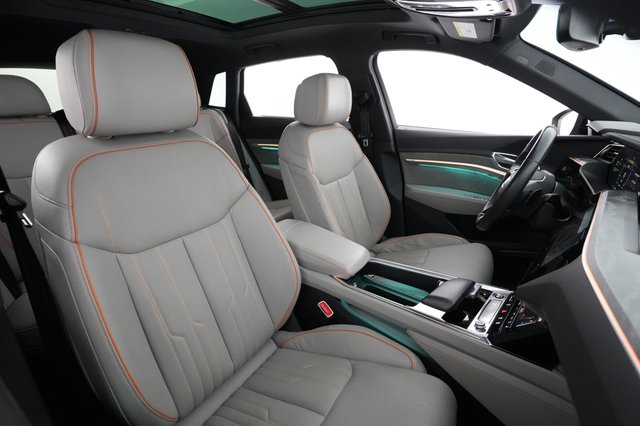 2023 Audi e-tron — photo 4 of 22