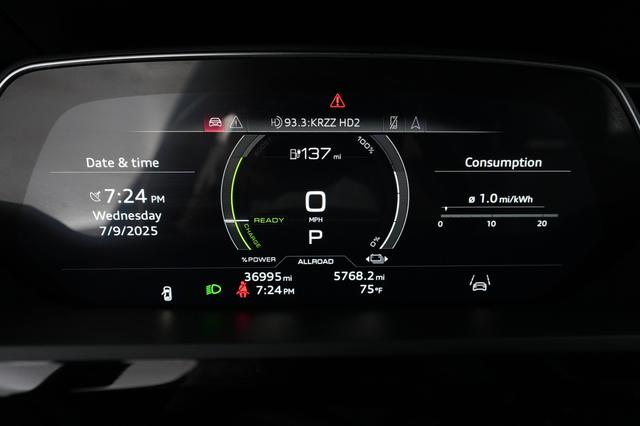 2023 Audi e-tron — photo 5 of 22