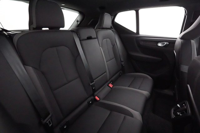 2023 Volvo XC40 Recharge — photo 4 of 25