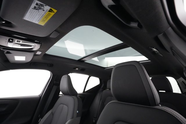 2023 Volvo XC40 Recharge — photo 20 of 25