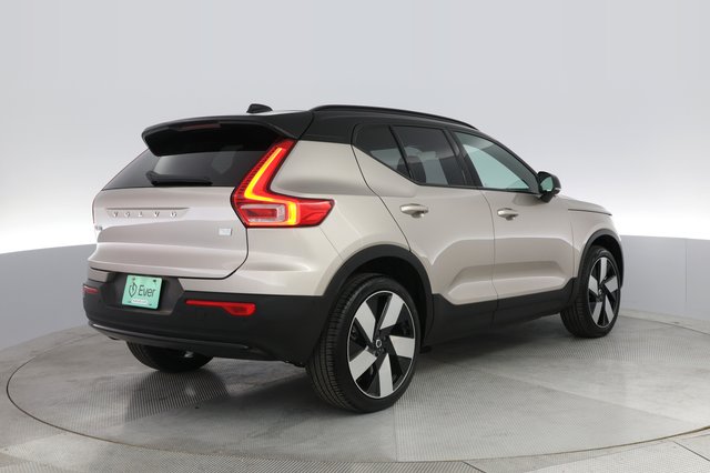 2023 Volvo XC40 Recharge — photo 2 of 25