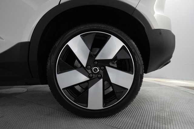 2023 Volvo XC40 Recharge — photo 15 of 25