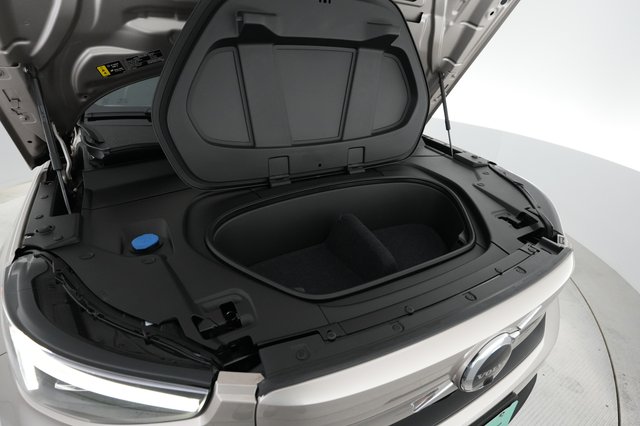 2023 Volvo XC40 Recharge — photo 21 of 25