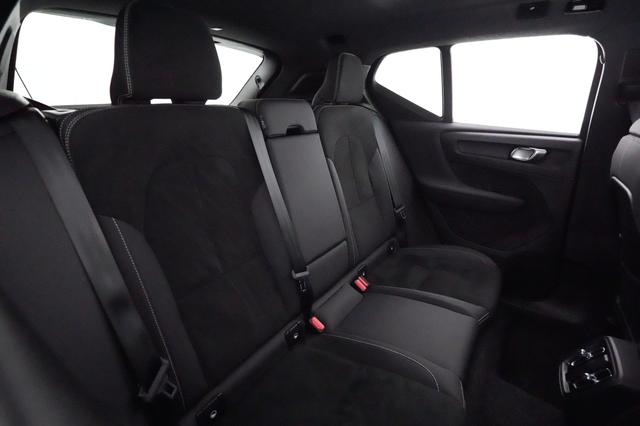2023 Volvo XC40 Recharge — photo 4 of 27
