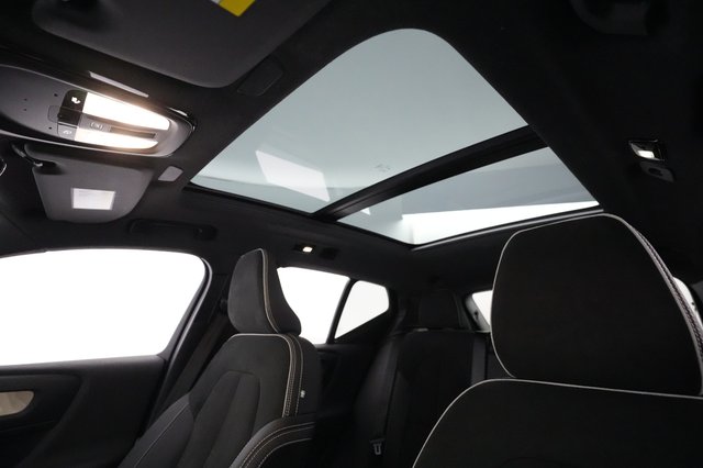 2023 Volvo XC40 Recharge — photo 22 of 27