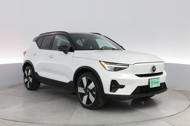 2023 Volvo XC40 Recharge — photo 10 of 27