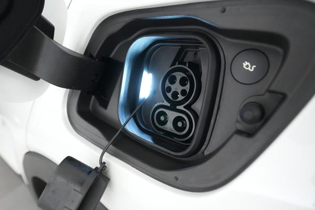 2023 Volvo XC40 Recharge — photo 8 of 27