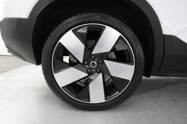 2023 Volvo XC40 Recharge — photo 17 of 27
