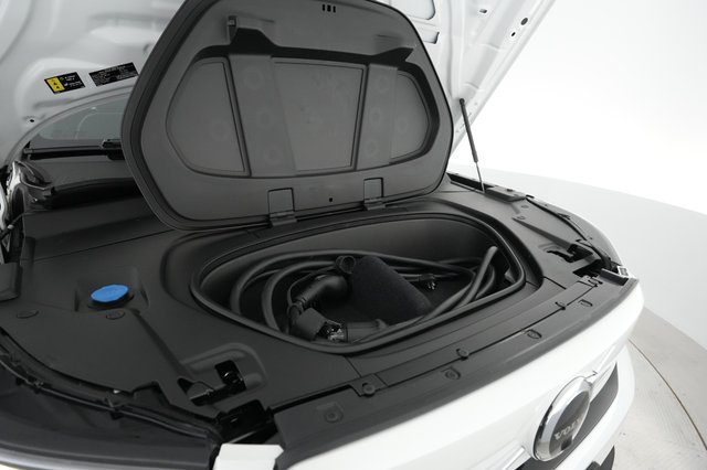 2023 Volvo XC40 Recharge — photo 23 of 27