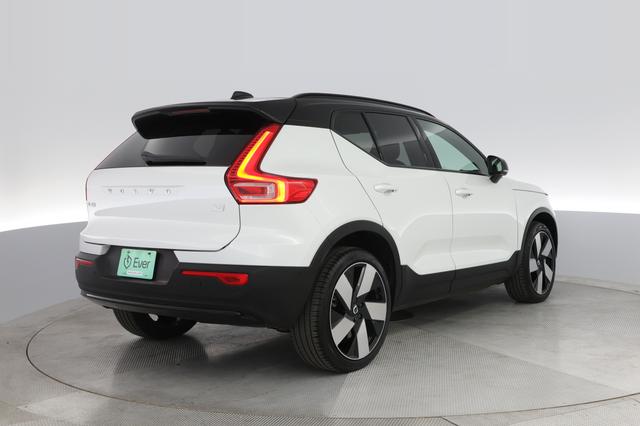 2023 Volvo XC40 Recharge — photo 2 of 27