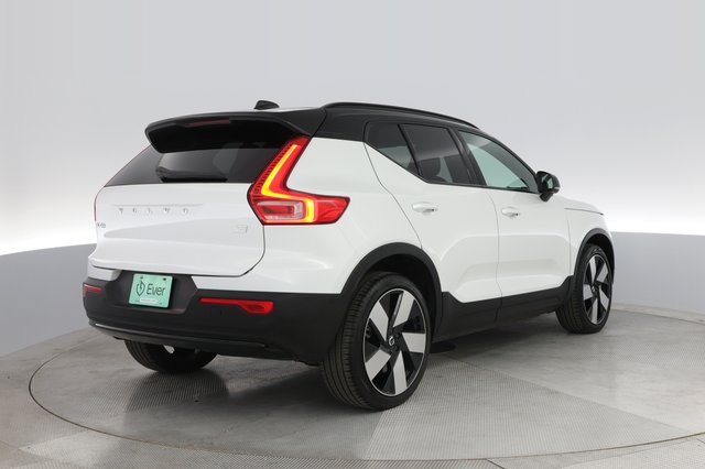 2023 Volvo XC40 Recharge — photo 2 of 27