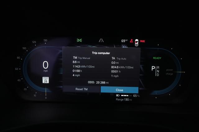 2023 Volvo XC40 Recharge — photo 5 of 27