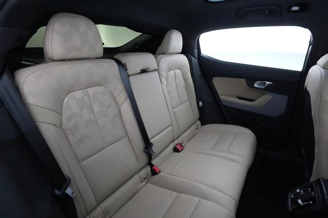 2022 Polestar 2 — photo 4 of 27