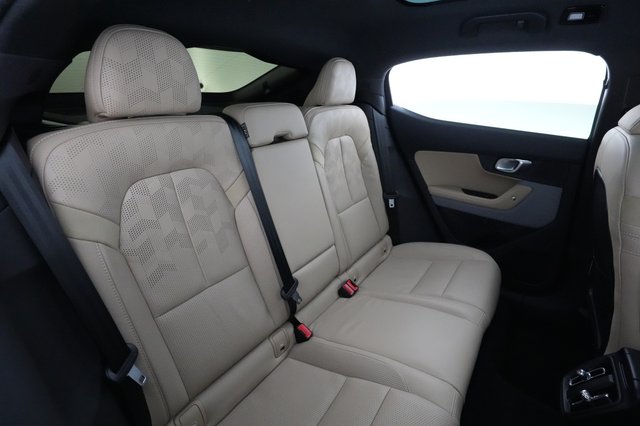 2022 Polestar 2 — photo 4 of 27