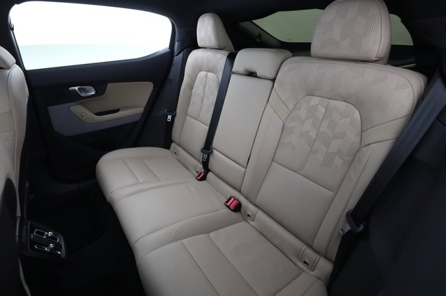2022 Polestar 2 — photo 18 of 27