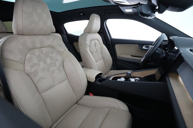 2022 Polestar 2 — photo 17 of 27