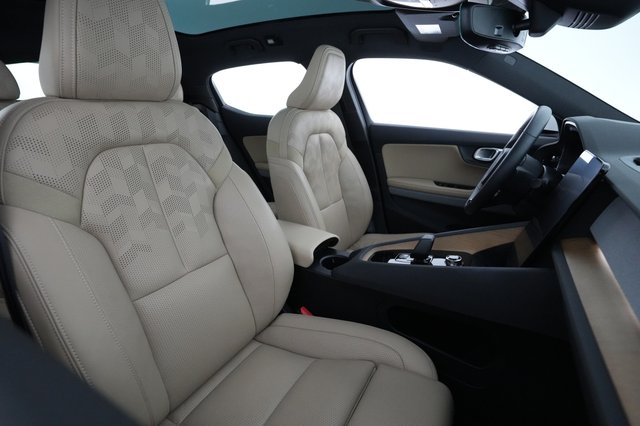 2022 Polestar 2 — photo 18 of 25