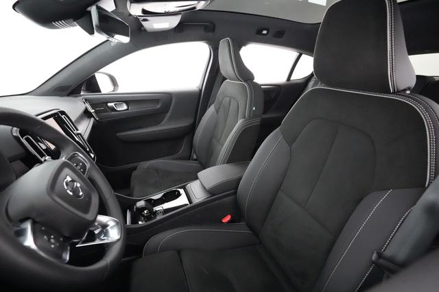 2023 Volvo C40 Recharge — photo 3 of 22