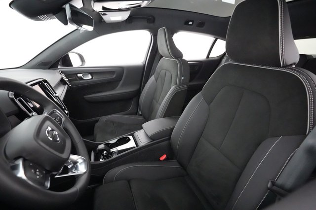 2023 Volvo C40 Recharge — photo 3 of 22