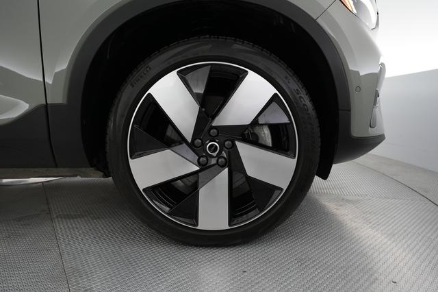 2023 Volvo C40 Recharge — photo 7 of 22