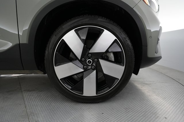2023 Volvo C40 Recharge — photo 7 of 22