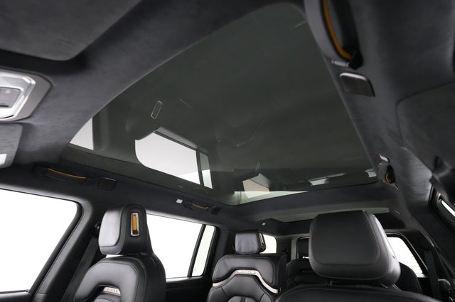 2023 Rivian R1S — photo 21 of 26