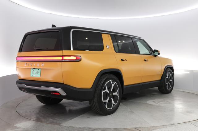 2023 Rivian R1S — photo 2 of 26