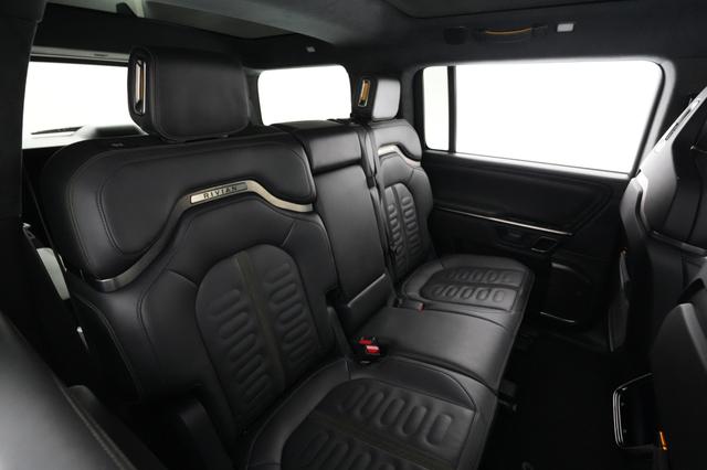 2023 Rivian R1S — photo 4 of 26