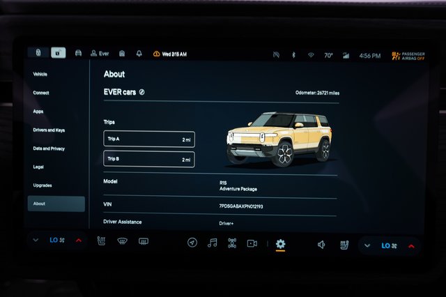 2023 Rivian R1S — photo 5 of 26