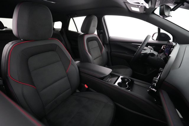 2024 Chevrolet Blazer EV — photo 18 of 26