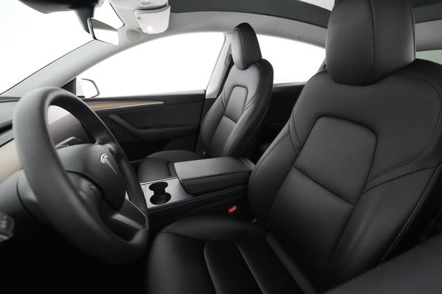2023 Tesla Model Y — photo 3 of 30