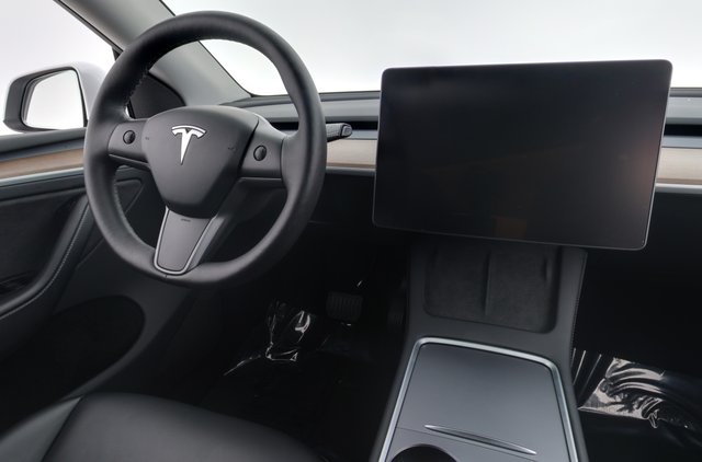 2023 Tesla Model Y — photo 20 of 30