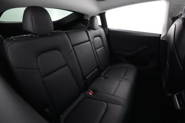 2023 Tesla Model Y — photo 4 of 30