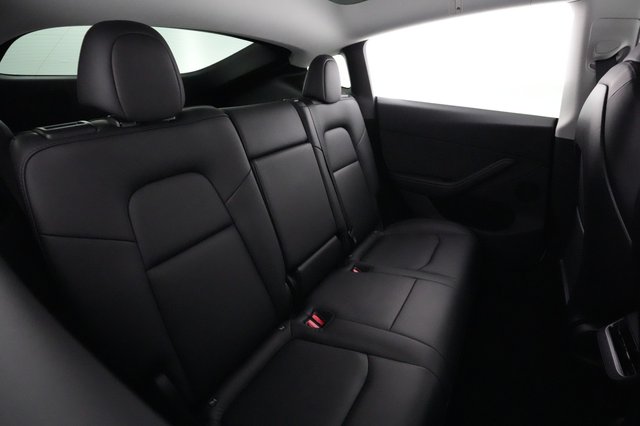 2023 Tesla Model Y — photo 4 of 30