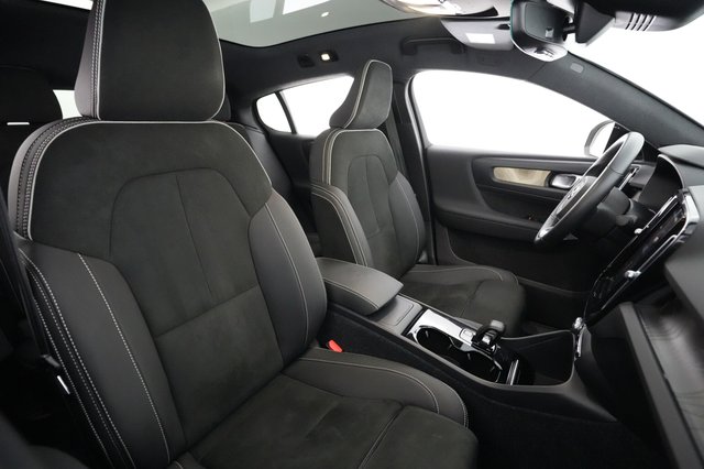 2023 Volvo C40 Recharge — photo 18 of 28