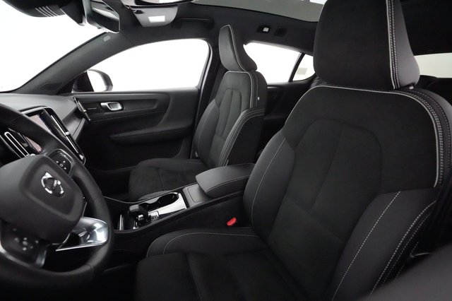 2023 Volvo C40 Recharge — photo 3 of 28