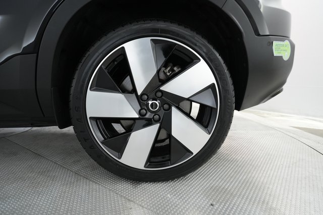 2023 Volvo C40 Recharge — photo 17 of 28