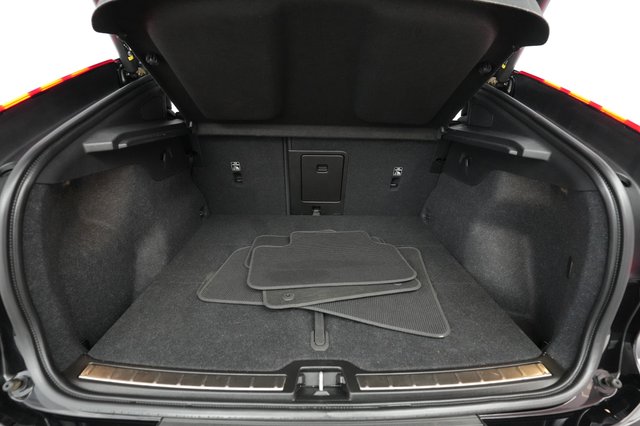 2023 Volvo C40 Recharge — photo 6 of 28