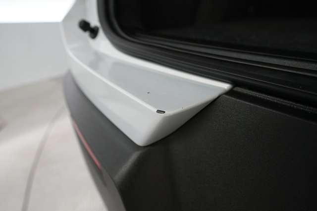 2022 Volvo XC40 Recharge — photo 23 of 28