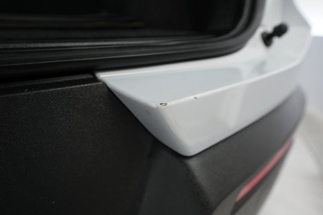 2022 Volvo XC40 Recharge — photo 22 of 28