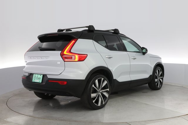 2022 Volvo XC40 Recharge — photo 2 of 28