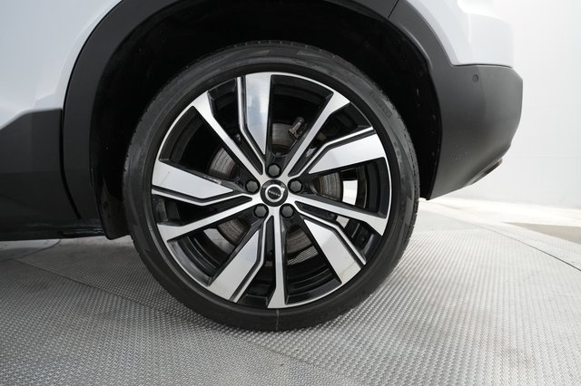 2022 Volvo XC40 Recharge — photo 7 of 28