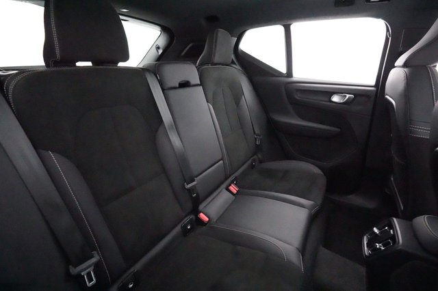 2022 Volvo XC40 Recharge — photo 4 of 28