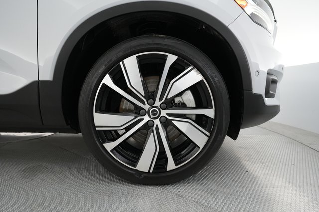 2022 Volvo XC40 Recharge — photo 15 of 28