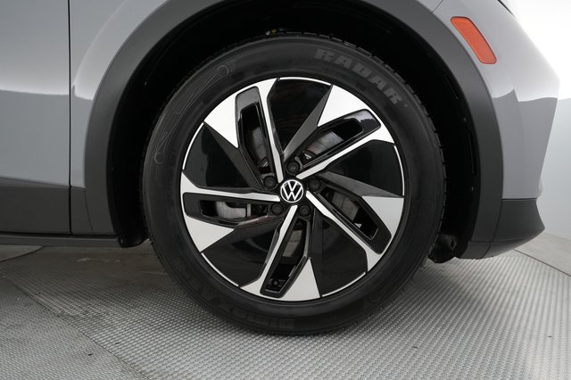 2021 Volkswagen ID.4 — photo 16 of 23