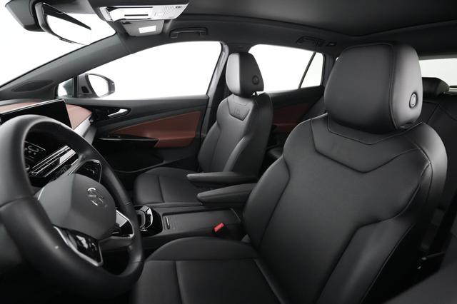 2021 Volkswagen ID.4 — photo 3 of 23