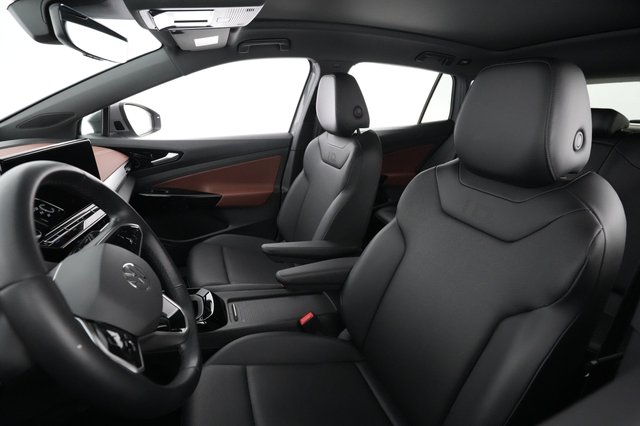 2021 Volkswagen ID.4 — photo 3 of 23