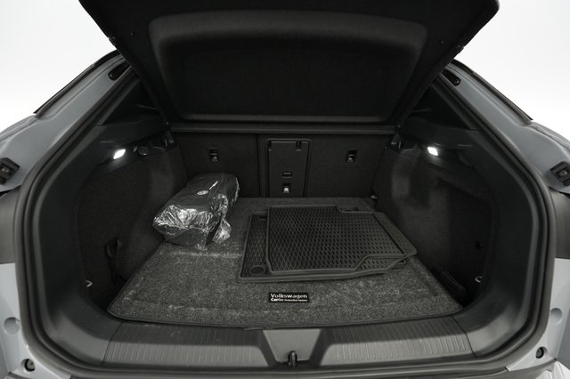 2021 Volkswagen ID.4 — photo 6 of 23