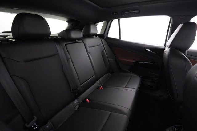 2021 Volkswagen ID.4 — photo 4 of 23