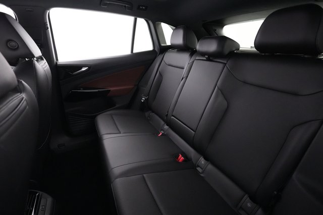 2021 Volkswagen ID.4 — photo 19 of 23